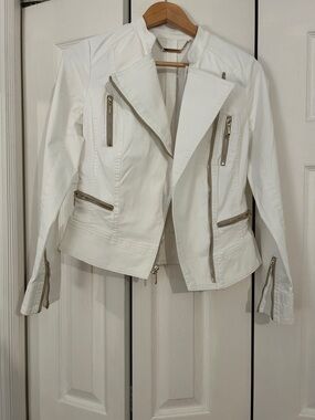 NWT White House Black Market White Moto Jacket with Gold tone Zippers. sz 4
